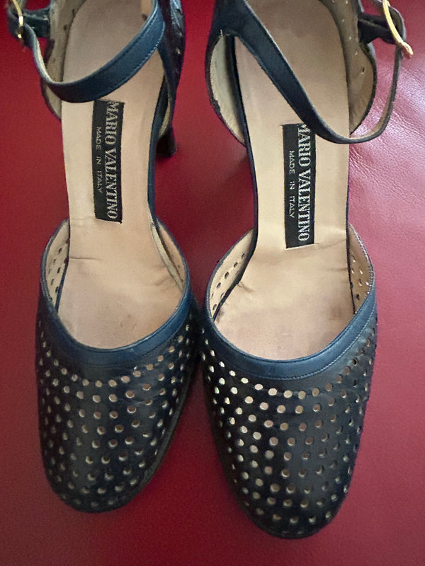 Vintage Mario Valentino Lochleder-Pumps Navy – Gr. 39