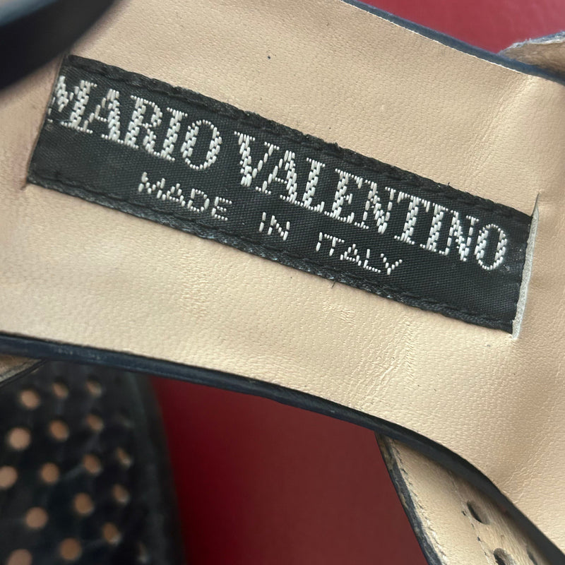Vintage Mario Valentino Lochleder-Pumps Navy – Gr. 39