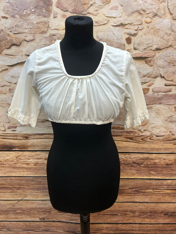Gr. 38 – Vintage Dirndl, dreiteilig & bestickt