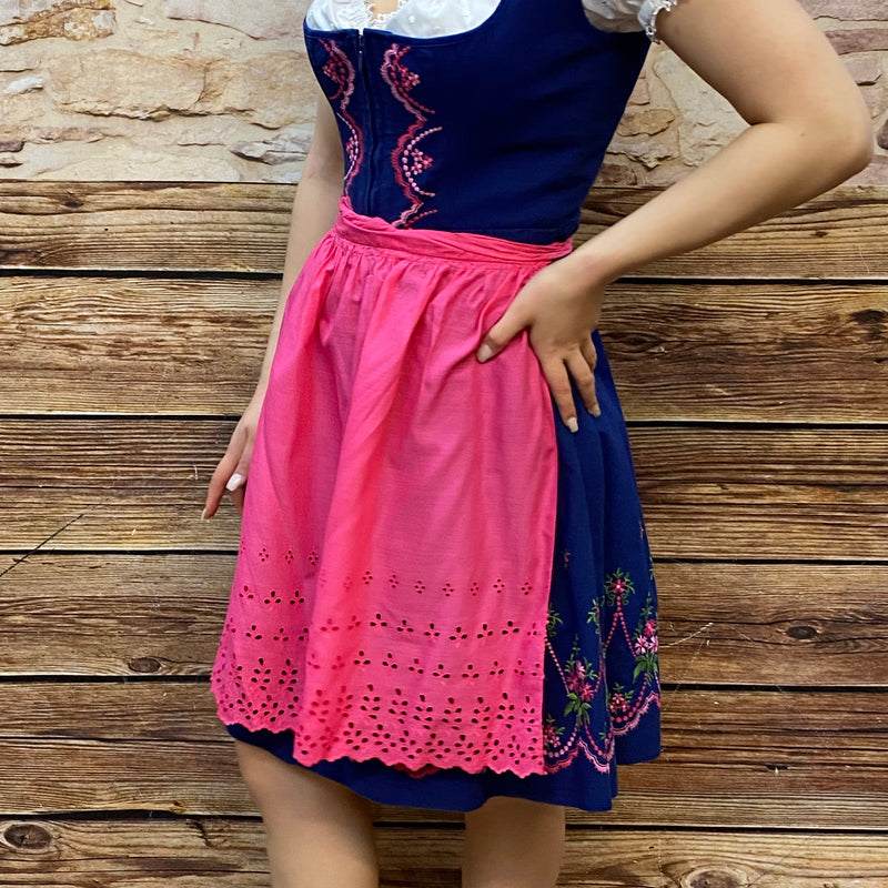 Blaues Dirndl mit Rosa Schürze bestickt Gr.36