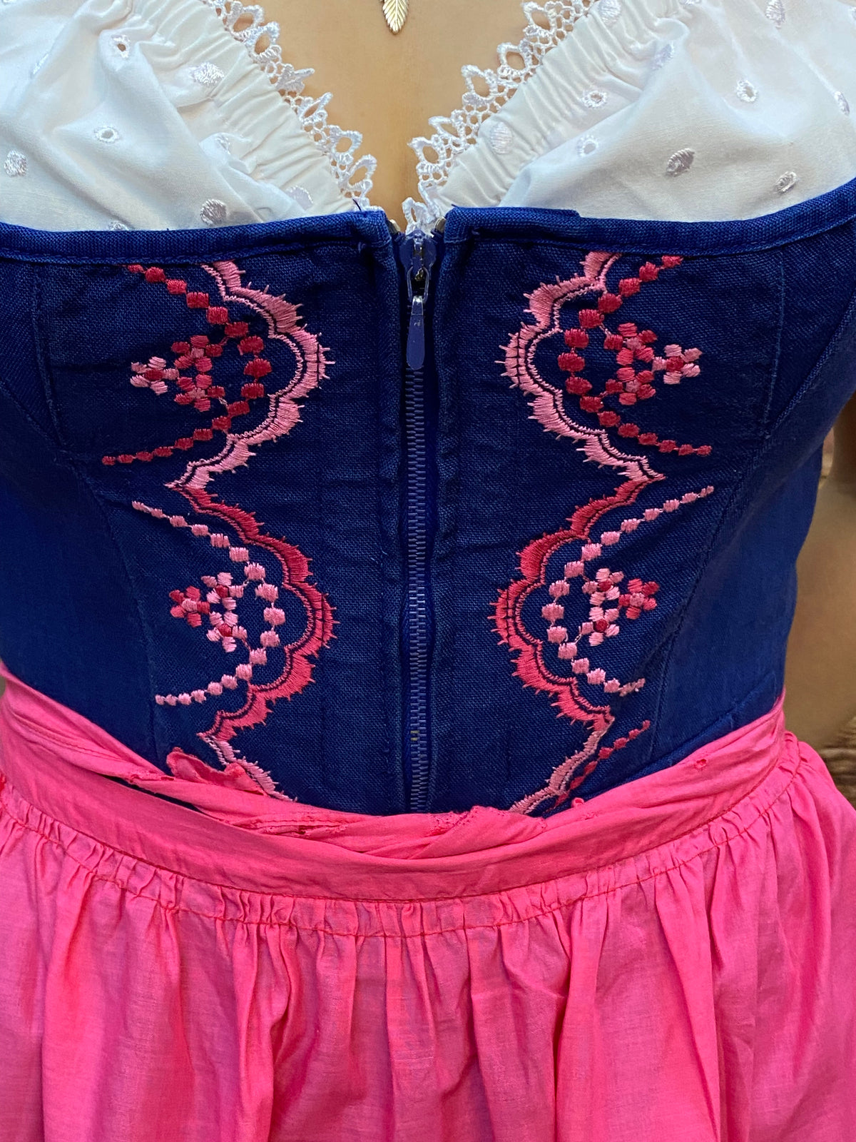 Dirndl vintage avec tablier des années 70 taille 36 