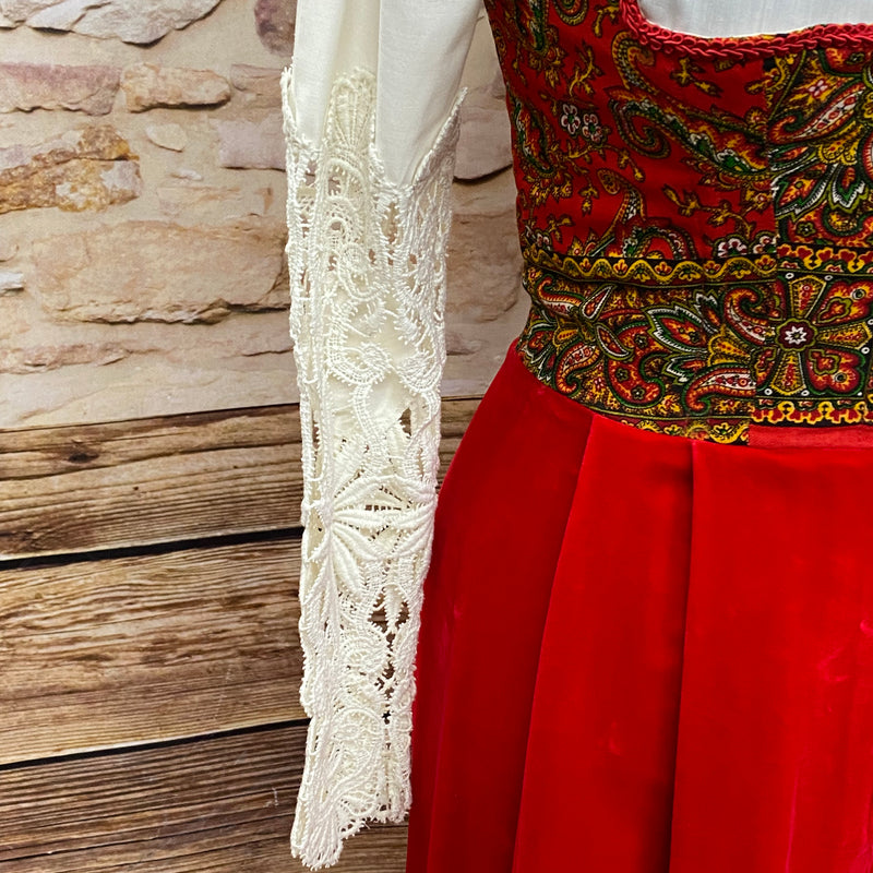 Vintage Trachtenkleid Wendelstein mit Schürze & Bluse – Größe 36 – Rot