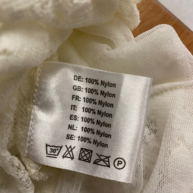 Dirndlbluse Spitze Weiß Gr. 44 – Hochwertige Trachtenbluse aus Spitze, kurze Ärmel