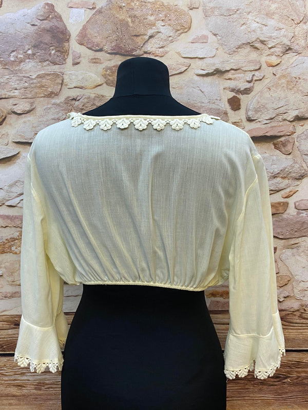 Vintage Dirndlbluse Ecru mit Spitzenkante, ca. 1970er