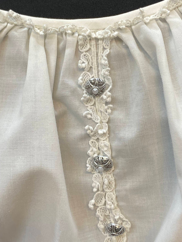 Vintage Dirndlbluse Weiß Gr. 44 – Trachtenbluse mit Rüschen, Spitze & traditionellen Silberknöpfen