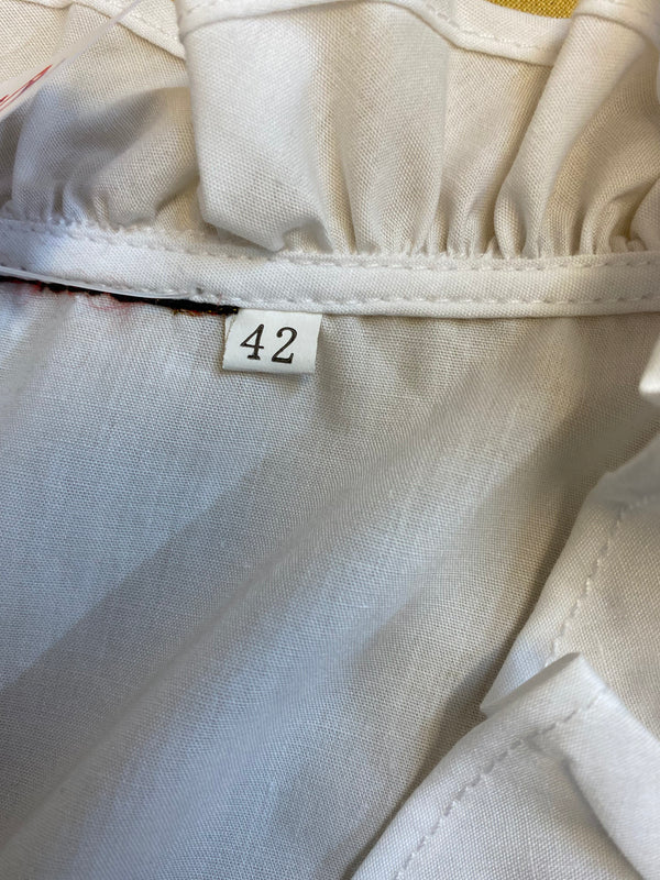 Vintage Dirndlbluse Weiß mit Rüschen – Gr. 42