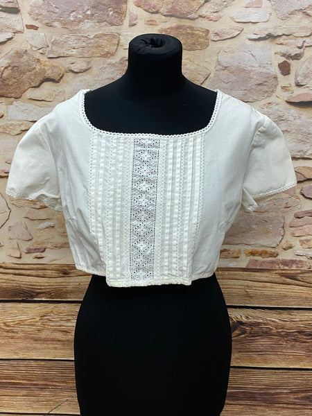 Vintage Dirndlbluse aus den 70er/80er Jahren Gr.46, offwhite