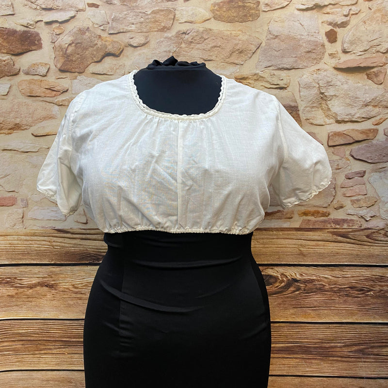Vintage Dirndlbluse Weiß mit Häkelkante – Gr. 48 (Wenger Austria)