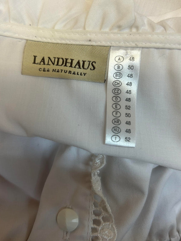 Elegante Vintage-Dirndlbluse in Weiß mit Rüschen & Häkelspitze – Gr. 48