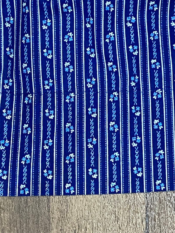 Dirndl-Schürze Damen – Blau mit weißen und hellblauen Blumenranken, 67 cm, Baumwolle, vintage