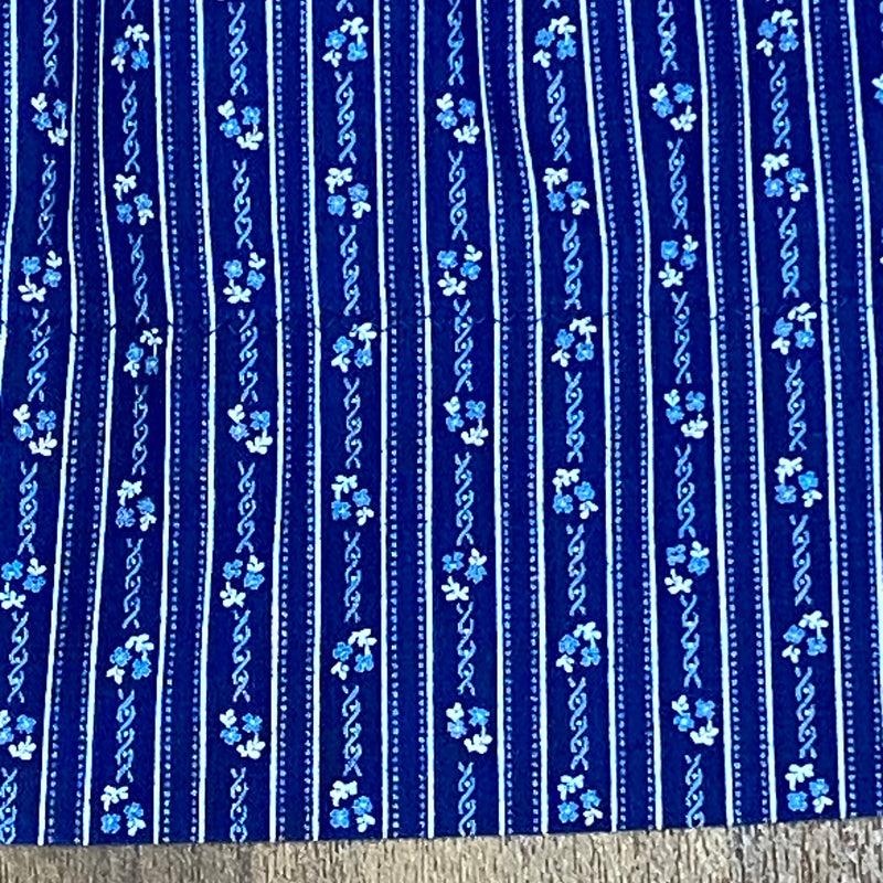 Dirndl-Schürze Damen – Blau mit weißen und hellblauen Blumenranken, 67 cm, Baumwolle, vintage