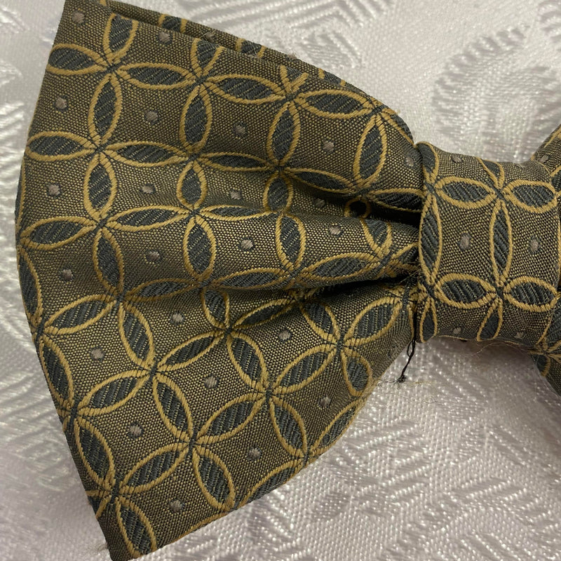Vintage-Fliege in einem warmen Olivgrün-Ton