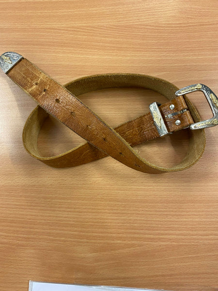 Vintage-Gürtel aus Echtleder mit Verzierten Metallschnallen