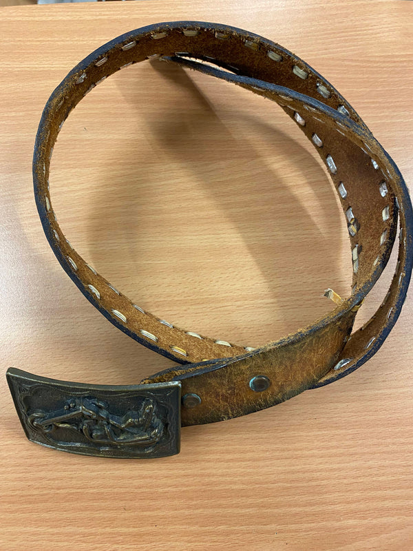 Vintage Leder-Gürtel mit Motorrad-Motivschnalle