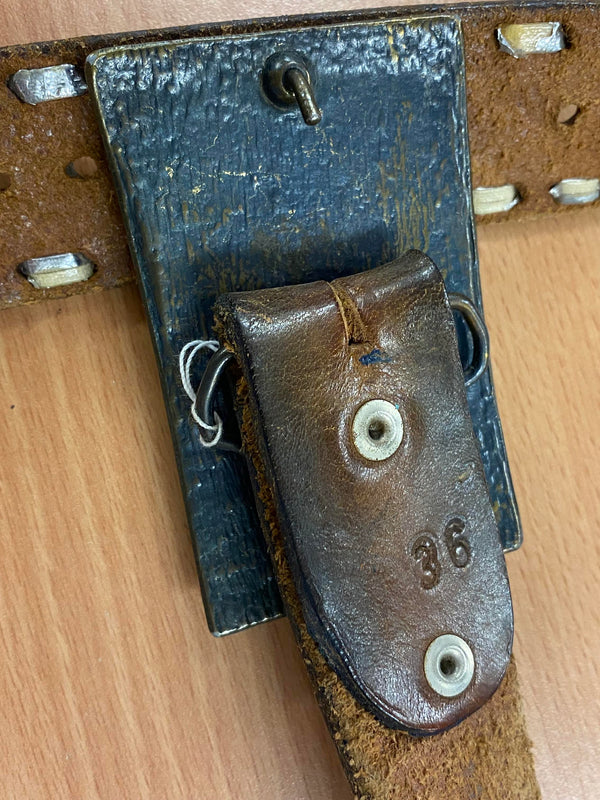 Vintage Leder-Gürtel mit Motorrad-Motivschnalle