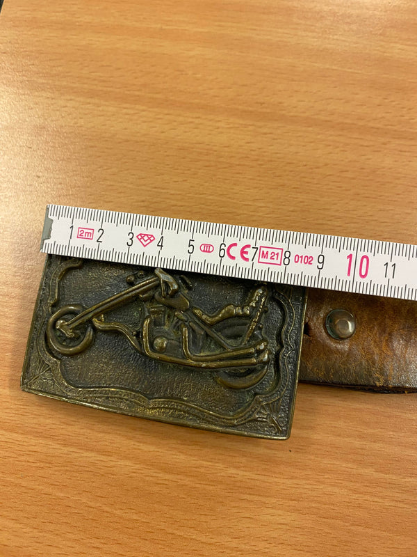 Vintage Leder-Gürtel mit Motorrad-Motivschnalle