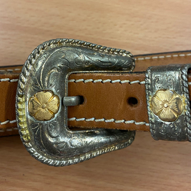 Vintage-Ledergürtel mit floral verzierter Schnalle
