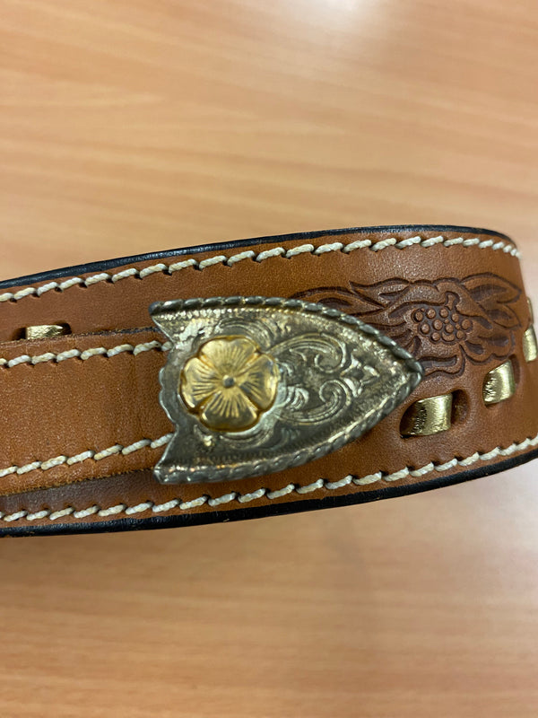 Vintage-Ledergürtel mit floral verzierter Schnalle