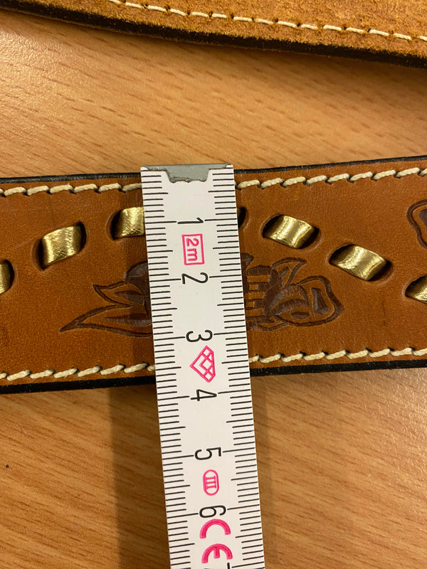 Vintage-Ledergürtel mit floral verzierter Schnalle