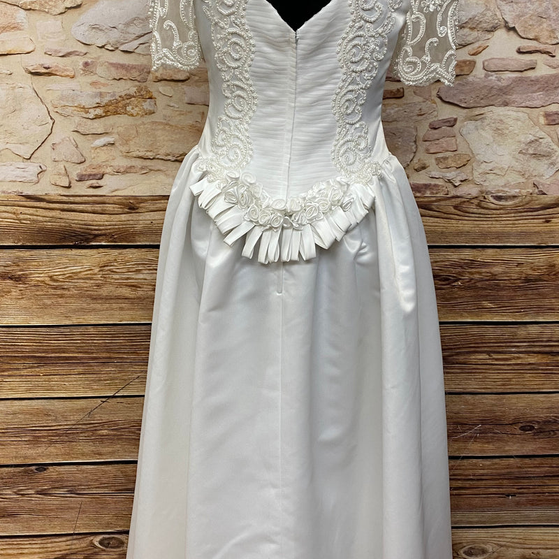 Vintage Brautkleid aus Satin mit Perlenapplikationen – Gr. 36, Ansicht 4