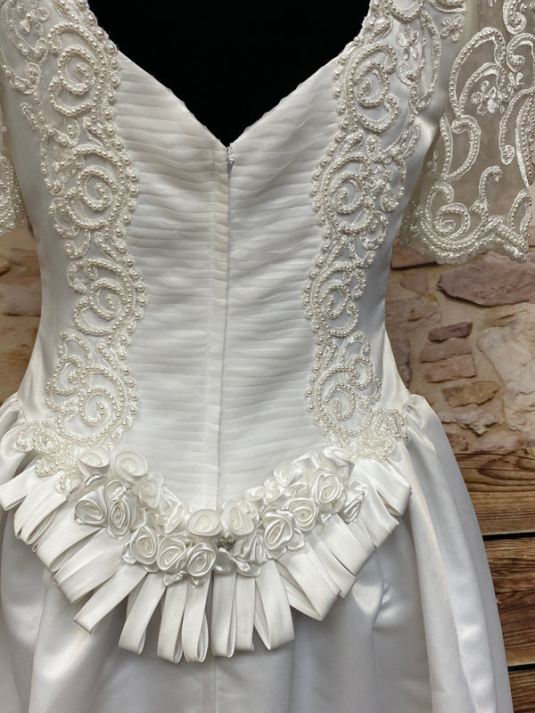 Vintage Brautkleid aus Satin mit Perlenapplikationen – Gr. 36, Ansicht 5