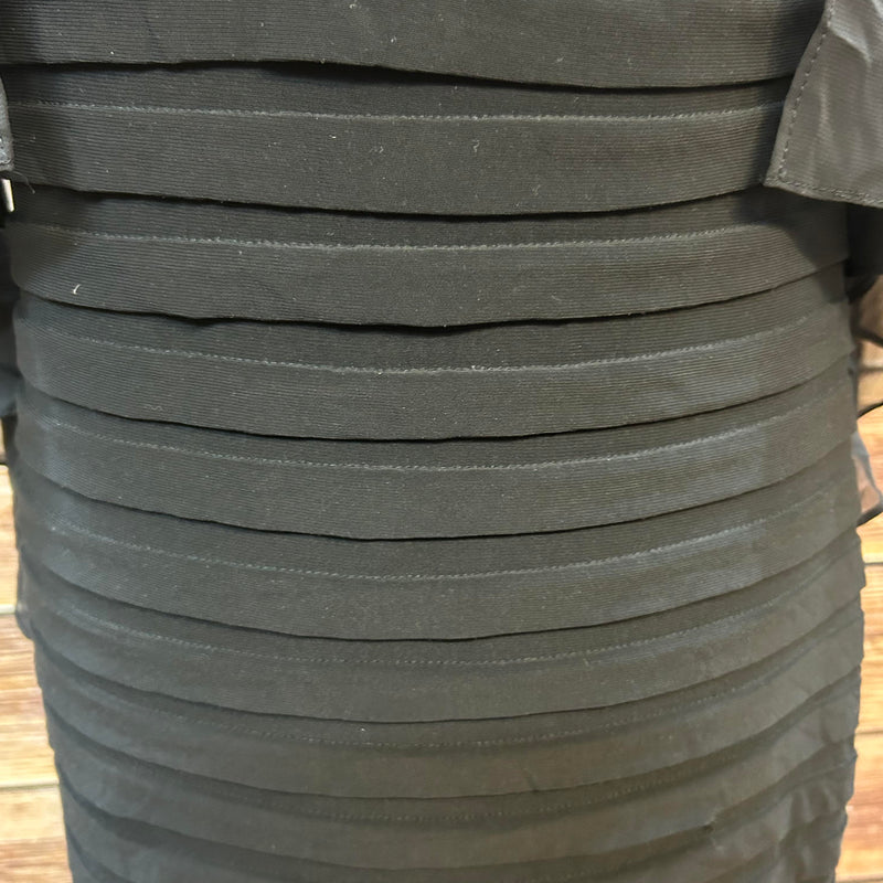 Elegantes Schwarzes Kleid mit Glitzerkragen, Gr.36