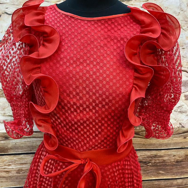 Rotes Rüschen-Maxikleid aus Netzspitze – Gr. 36