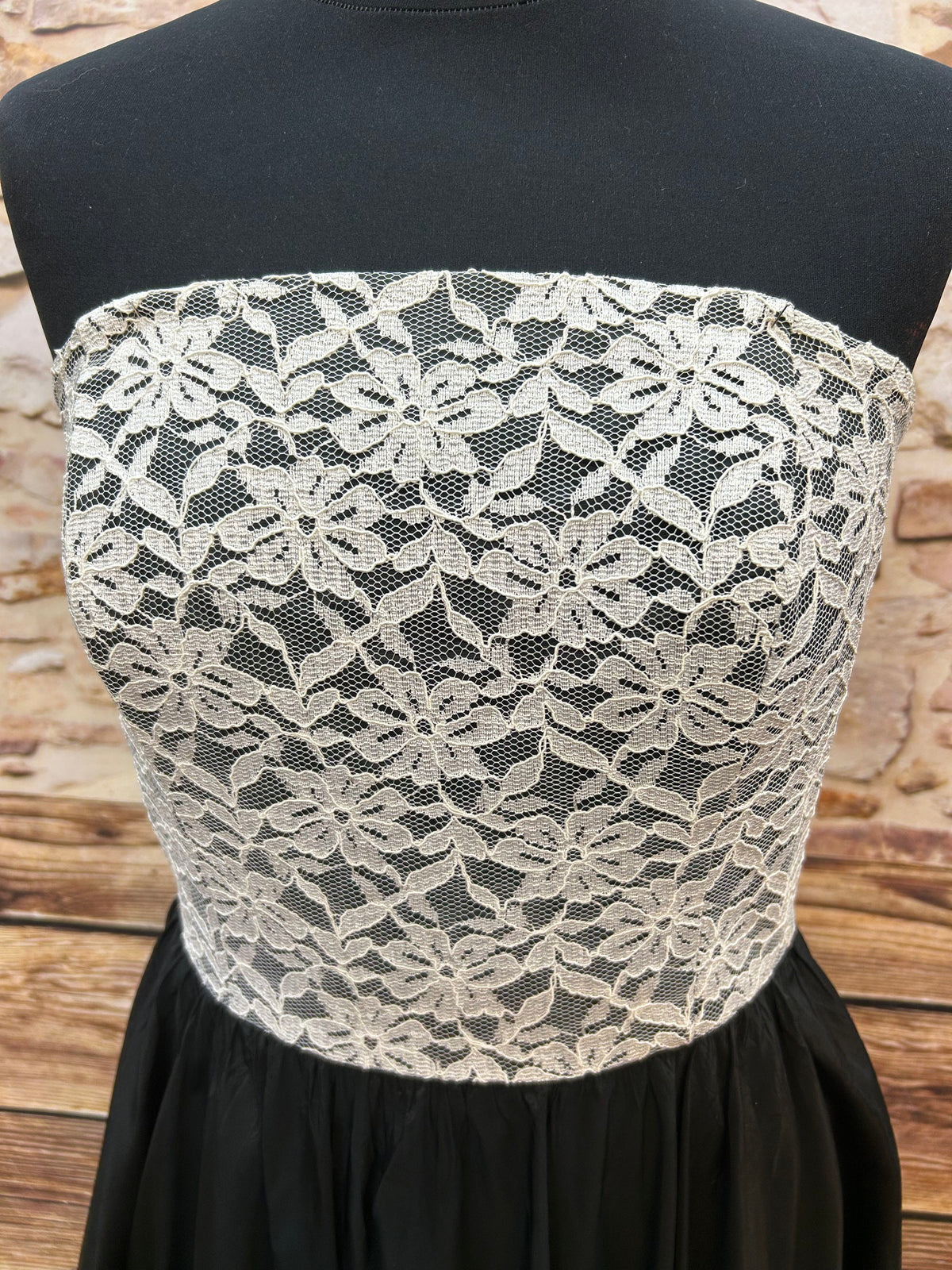 Elegantes Vera Mont Vintage Cocktailkleid – Gr. 34