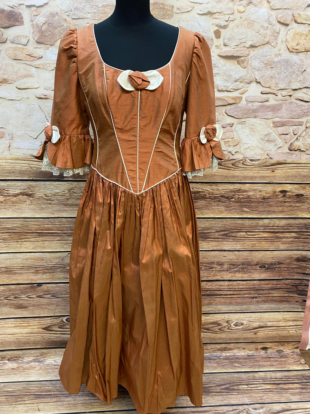 Vintage-Kleid aus den 1980er Jahren