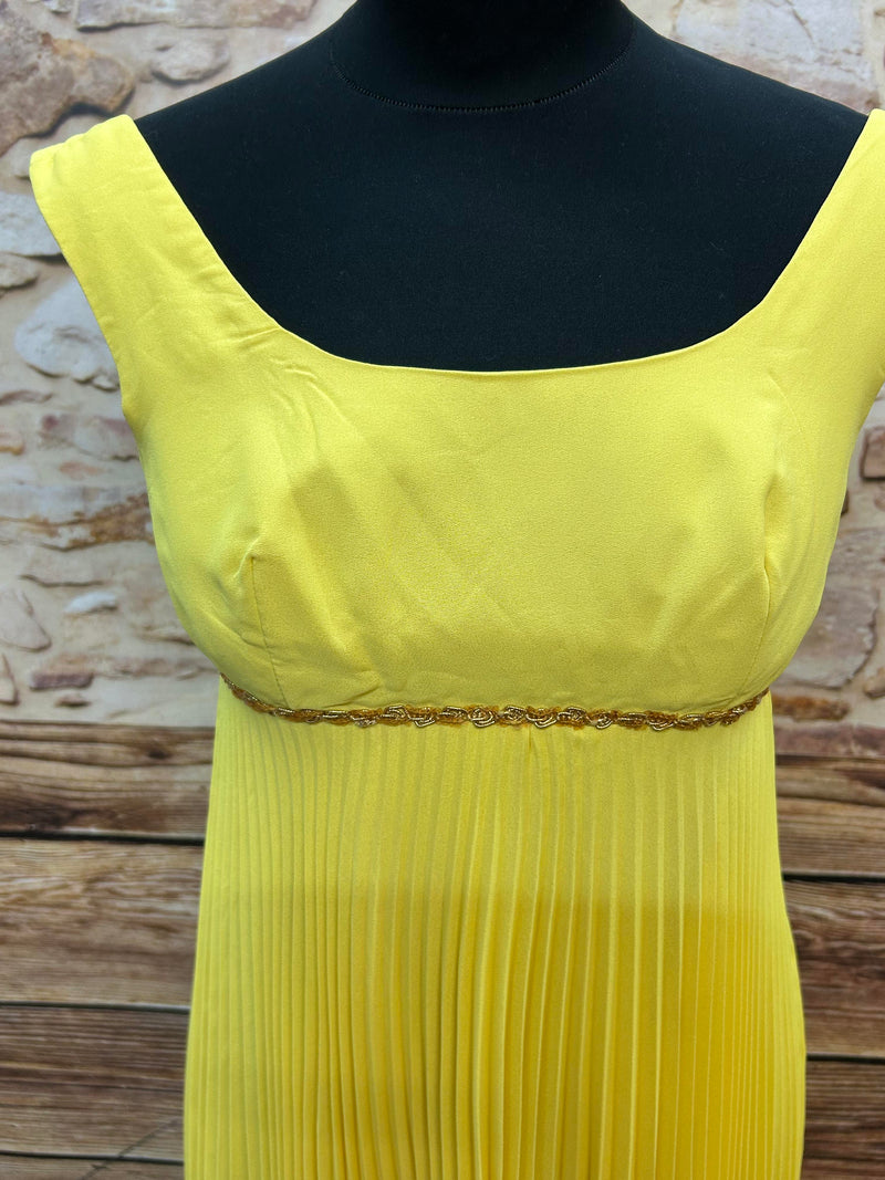 Sonnengelbe Eleganz – Vintage Plisseekleid Gr. 34
