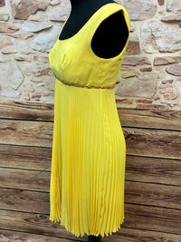 Sonnengelbe Eleganz – Vintage Plisseekleid Gr. 34
