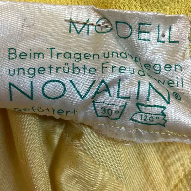 Sonnengelbe Eleganz – Vintage Plisseekleid Gr. 34