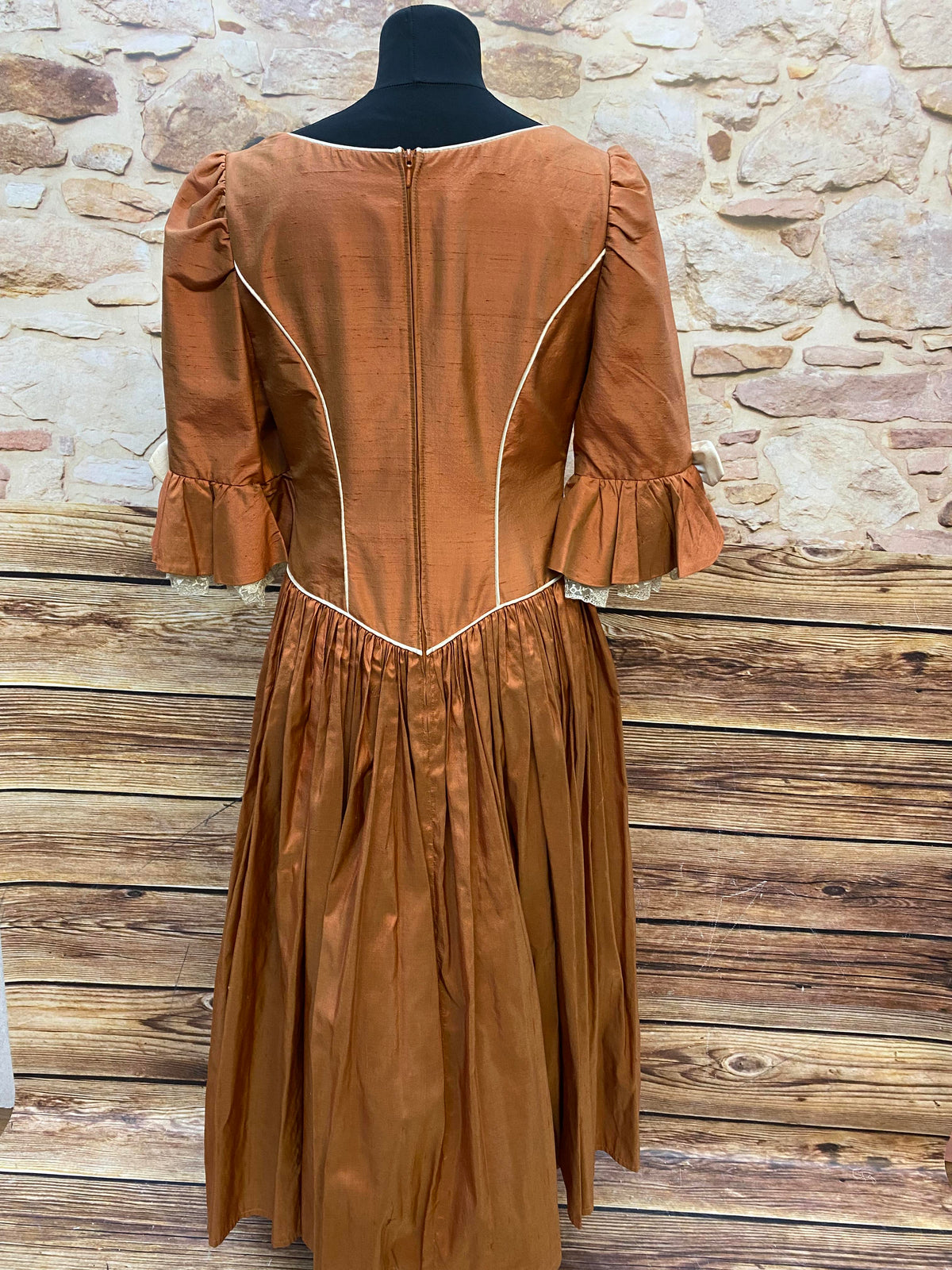 Vintage-Kleid aus den 1980er Jahren