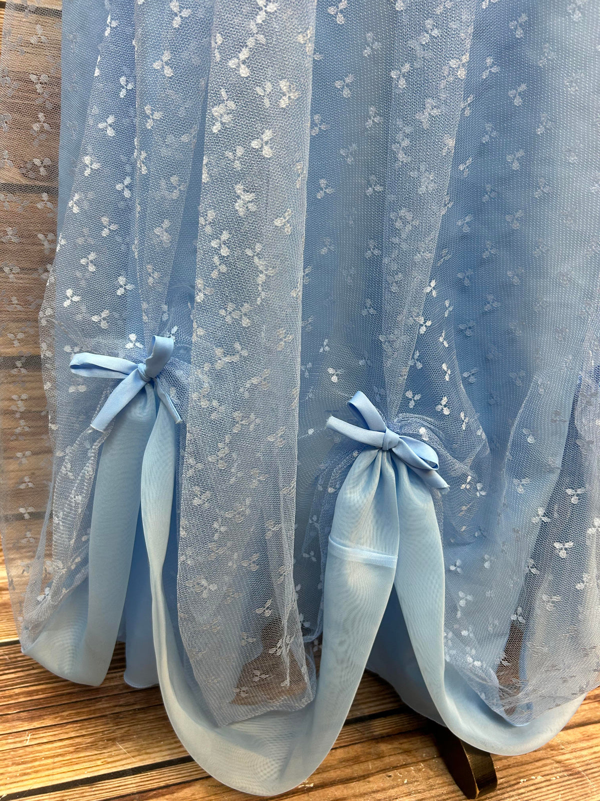 Hellblaues Tüll-Abendkleid
