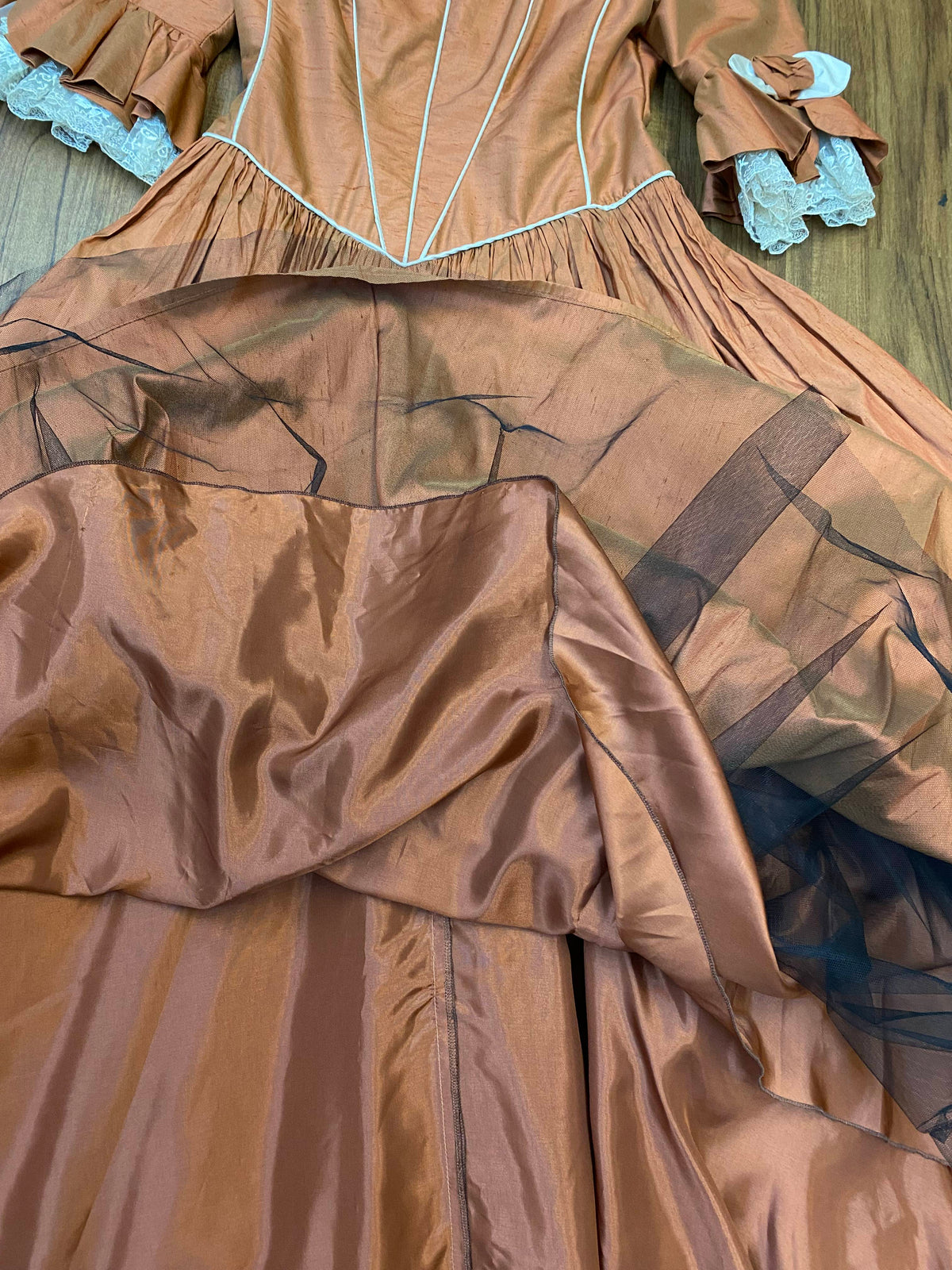 Vintage-Kleid aus den 1980er Jahren