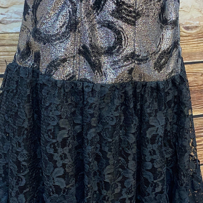 Glanzvolles Lurex-Spitzenkleid „Fashion Style YM“ Gr. 40