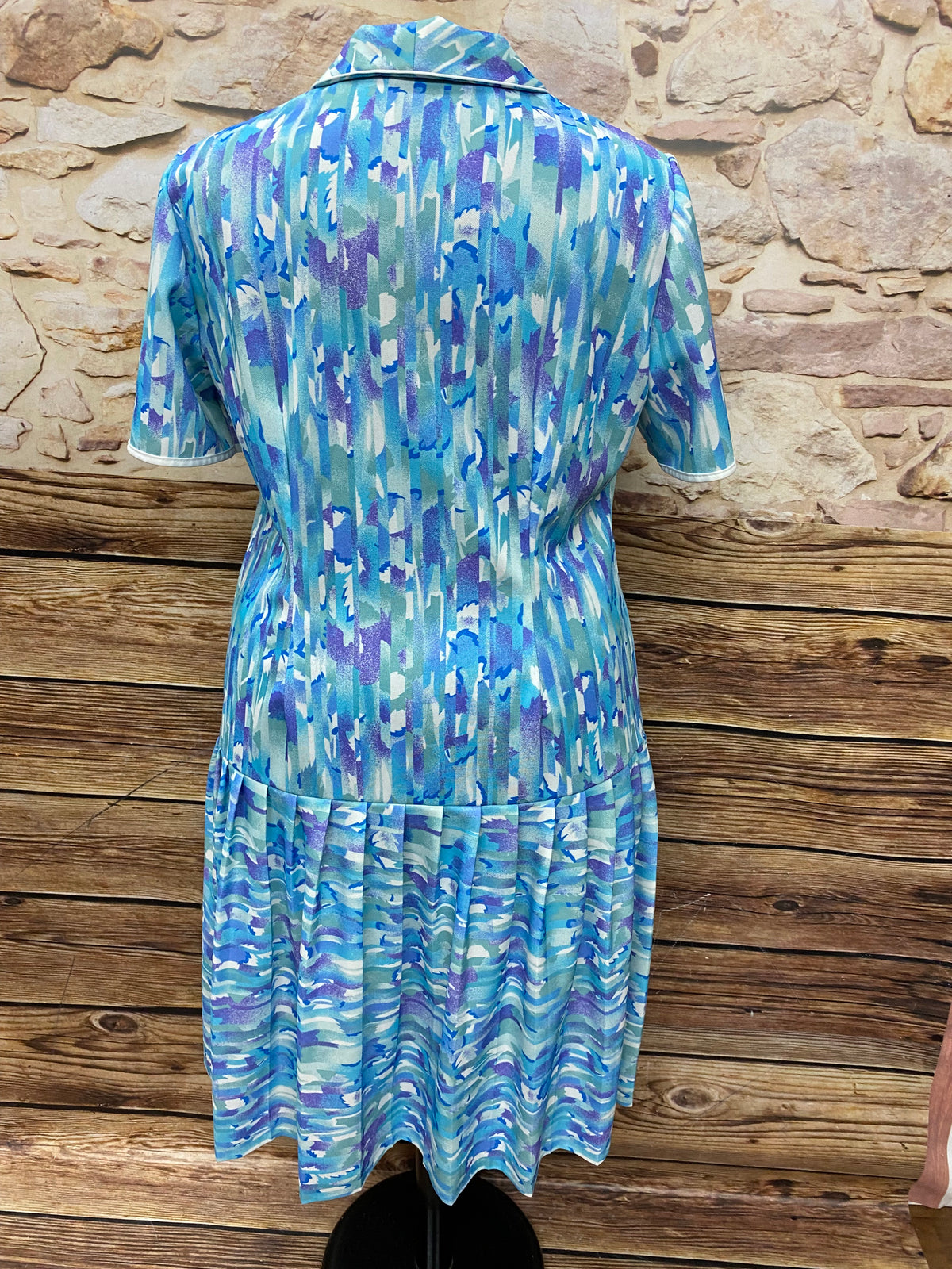 Robe vintage bleu clair taille basse et plis, taille 50 