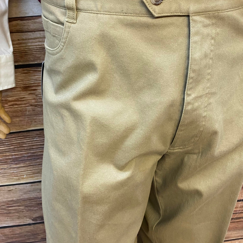 Vintage Herren Outfit Gr. 60 – Bordeaux Pullunder & Beige Hose mit Schiebermütze