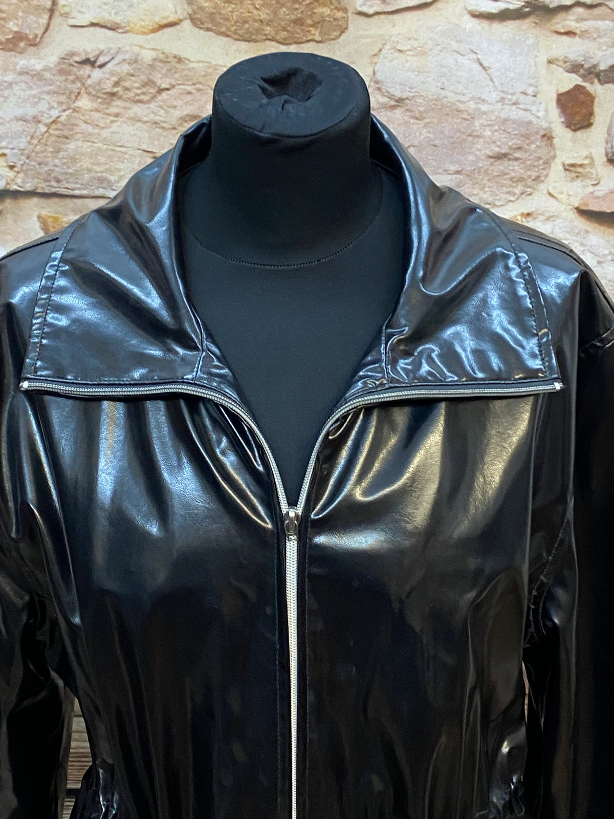 Schwarze Vintage Lackjacke Gr.38 im Stil der 90er