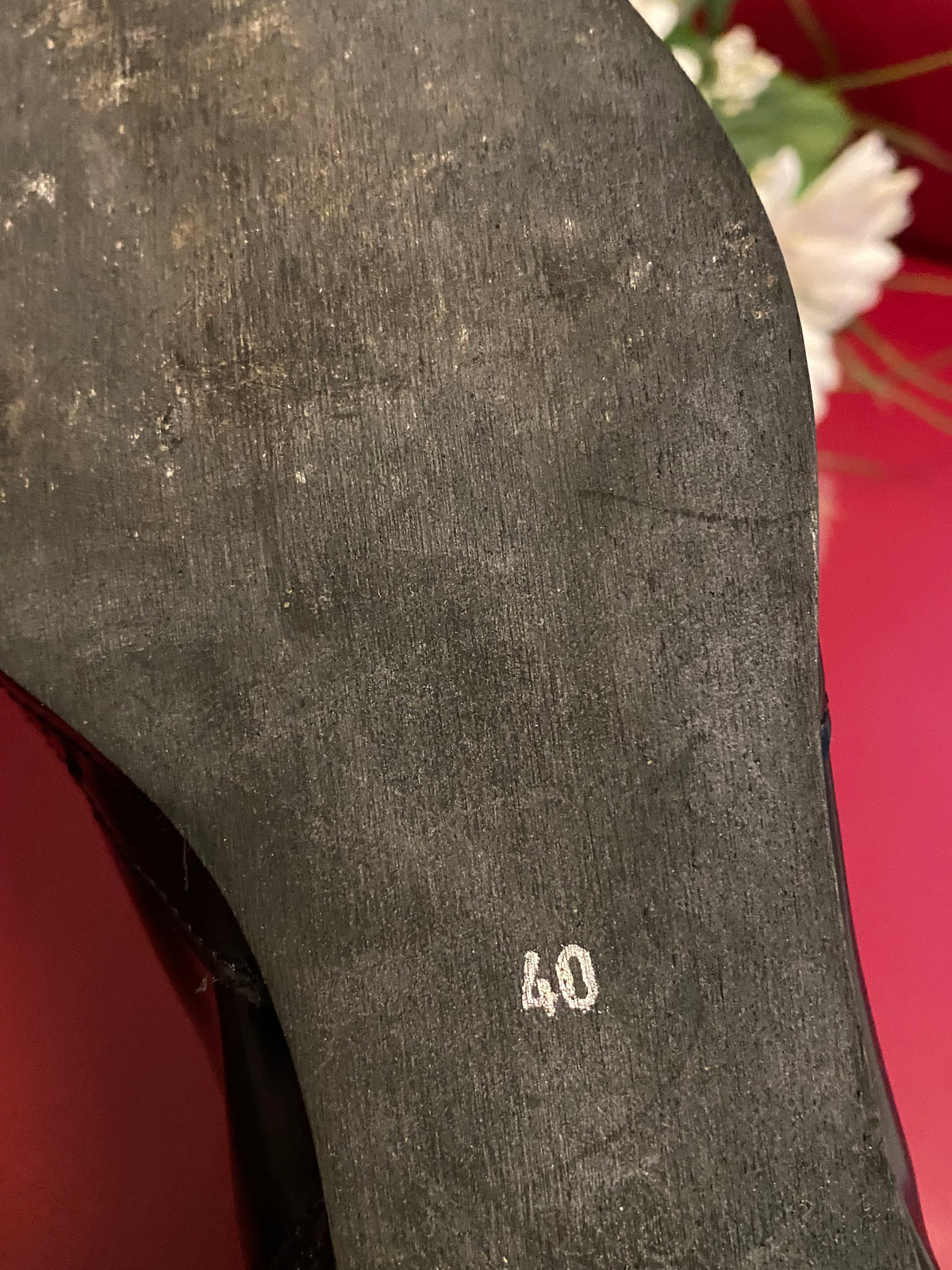 Élégantes chaussures en cuir verni vintage taille 40 en noir 