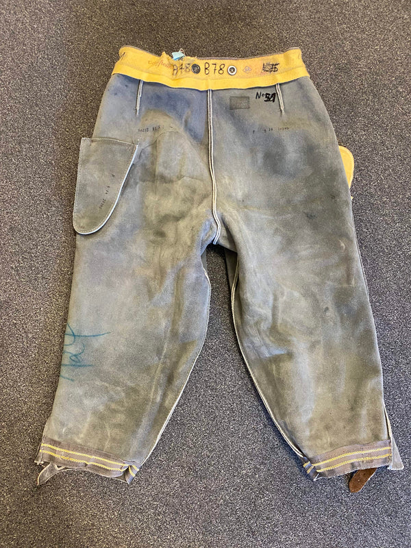 Robuste Vintage Kniebundlederhose in Grau – Größe S