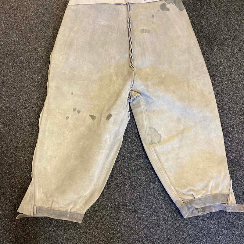 Vintage Kniebundlederhose in Hellgrau – Größe 46