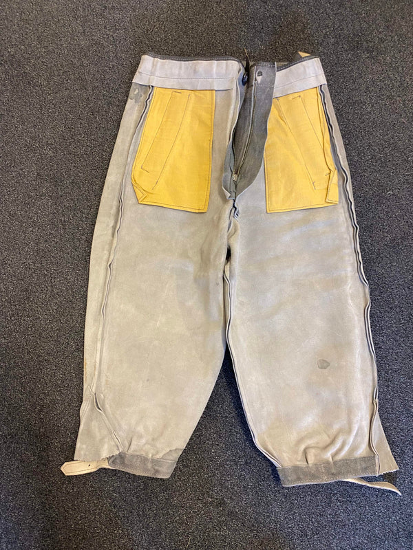 Vintage Kniebundlederhose in Hellgrau – Größe 46