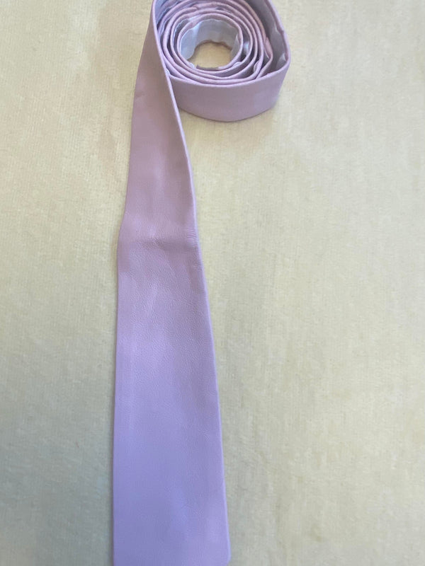 Elegante Vintage Lederkrawatte in zartem Rosa