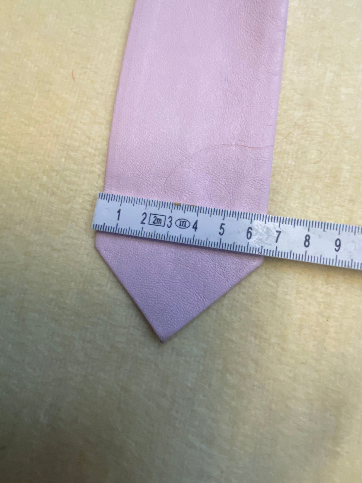 Elegante Vintage Lederkrawatte in zartem Rosa