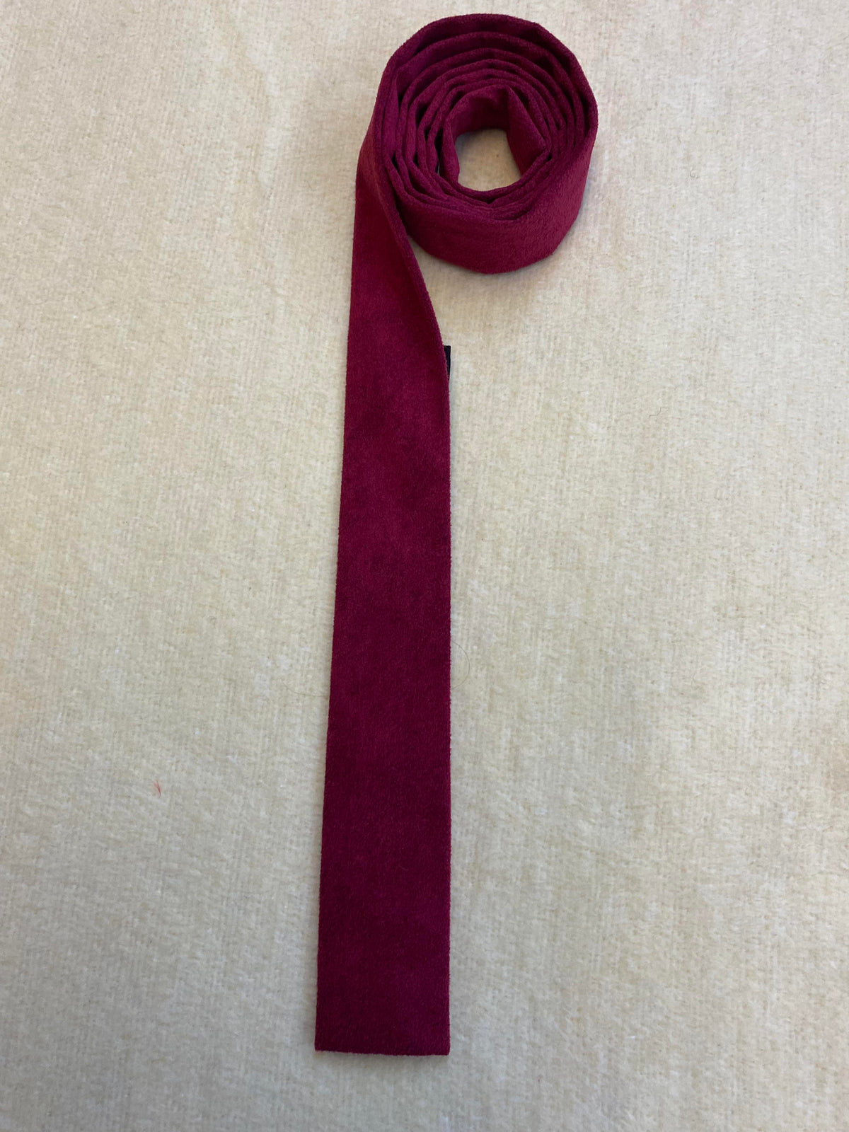 Vintage Wildleder Krawatte – Bordeauxrot 