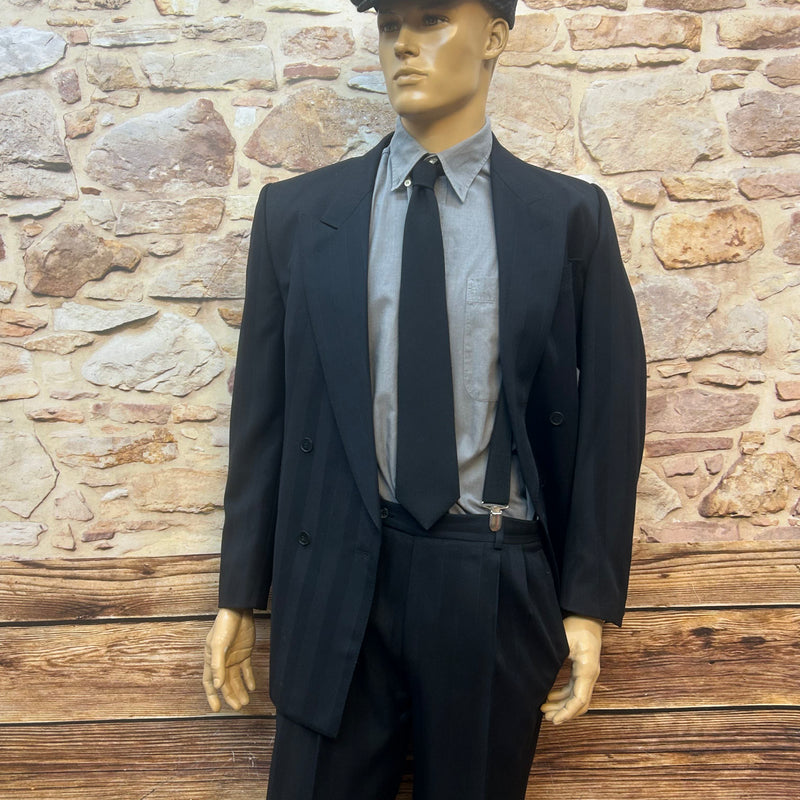 Komplett-Outfit im Peaky Blinders Stil – Gr. 52 (mit Hosenträgern, Krawatte & Schiebermütze)