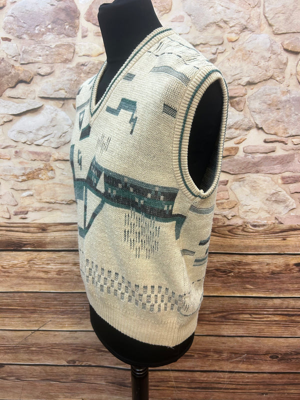 Pullunder Gr. 46 (fällt größer aus) – Vintage-Strick mit Retro-Muster