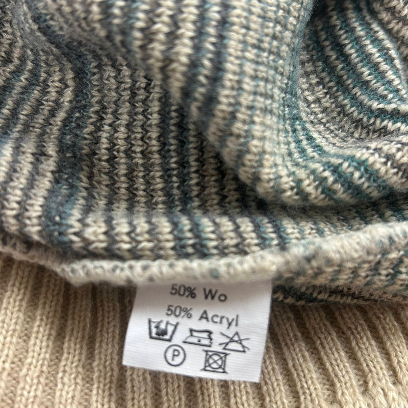 Pullunder Gr. 46 (fällt größer aus) – Vintage-Strick mit Retro-Muster