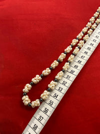 Magnifique collier de perles vintage aux accents noirs